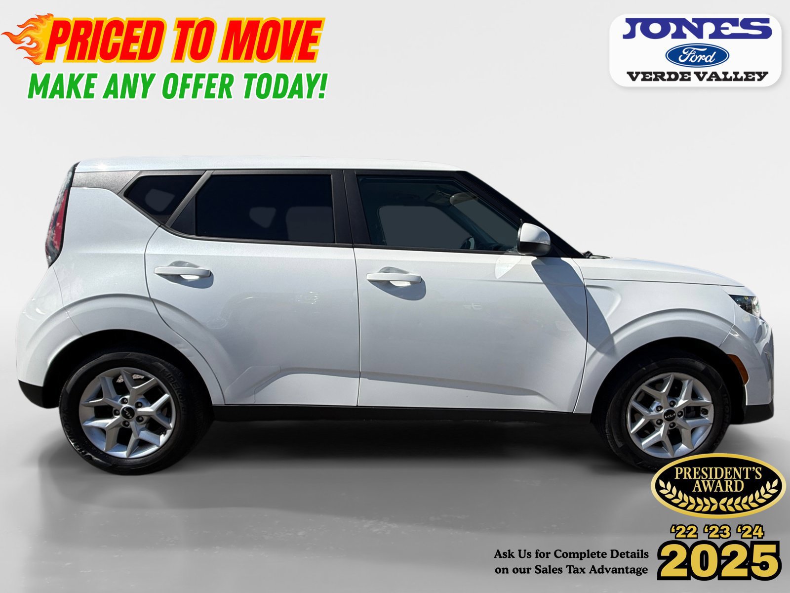 Used 2025 Kia Soul LX w/ LX Technology Package FWD image 8
