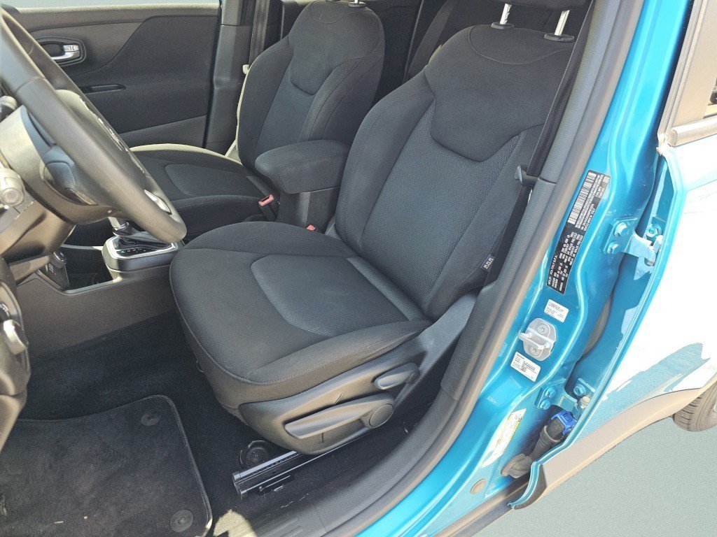 Used 2021 Jeep Renegade Sport w/ Sport Appearance Group AWD/4WD image 6