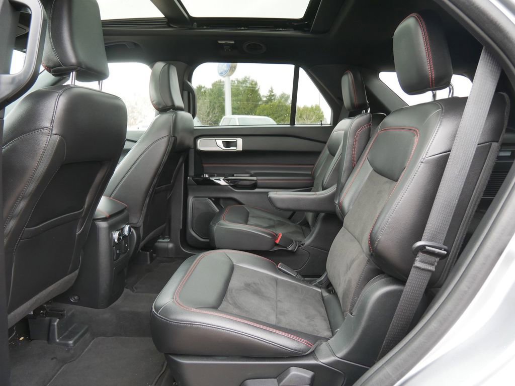 Certified 2023 Ford Explorer ST-Line AWD/4WD image 11