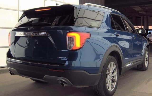 Certified 2023 Ford Explorer Limited w/ Equipment Group 301A image 4
