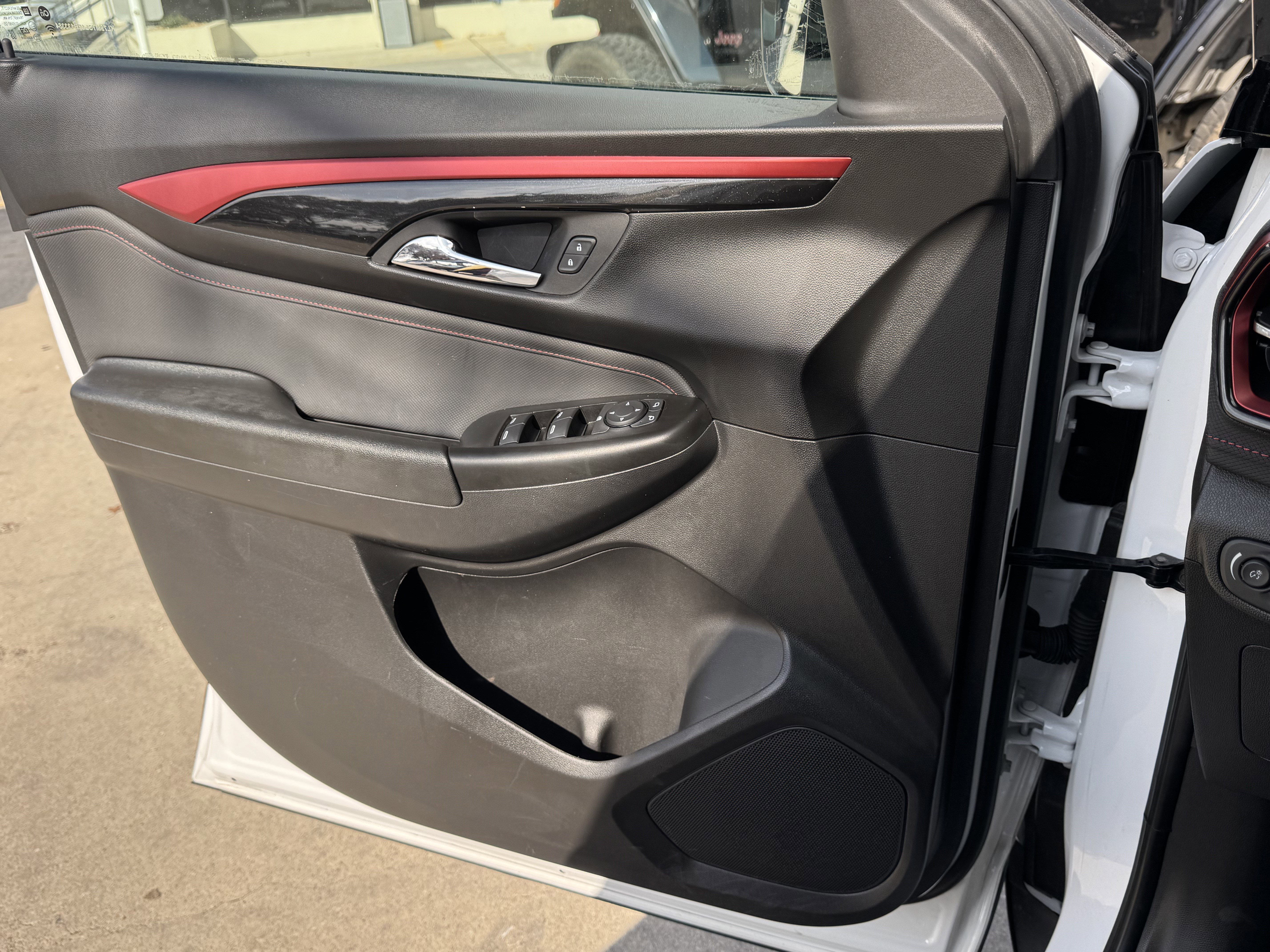 Used 2024 Chevrolet TrailBlazer RS w/ Driver Confidence Package image 24