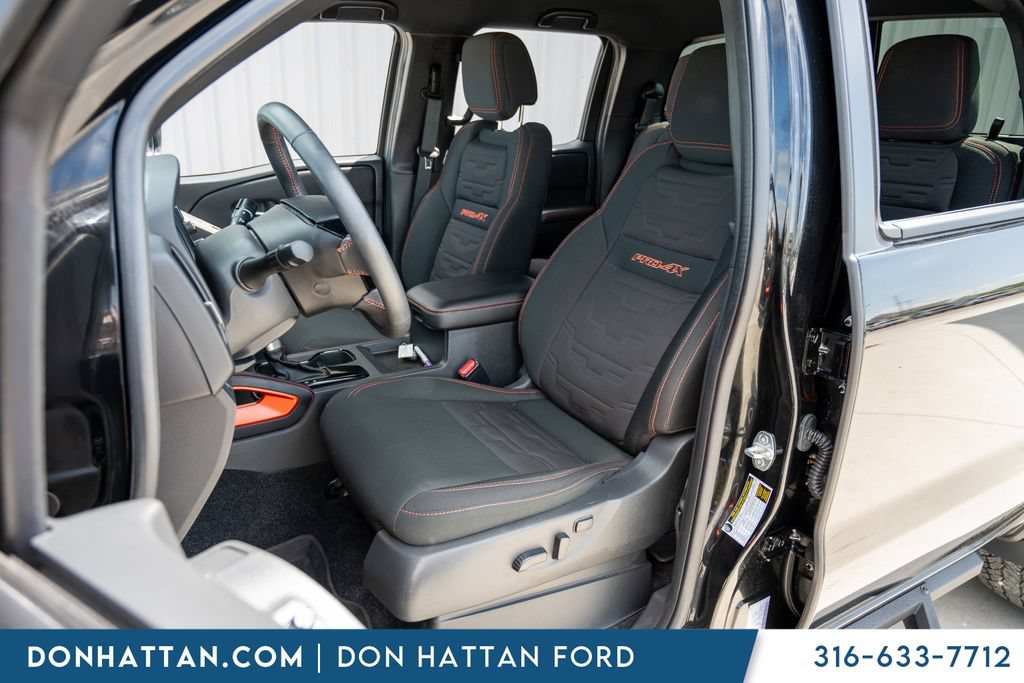 Used 2025 Nissan Frontier PRO-4X AWD/4WD image 4