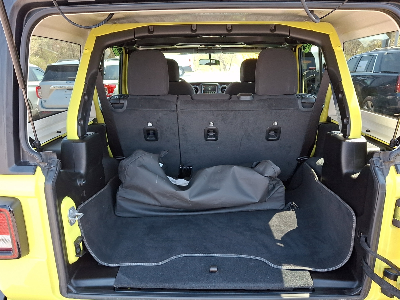 Used 2023 Jeep Wrangler Willys AWD/4WD image 30