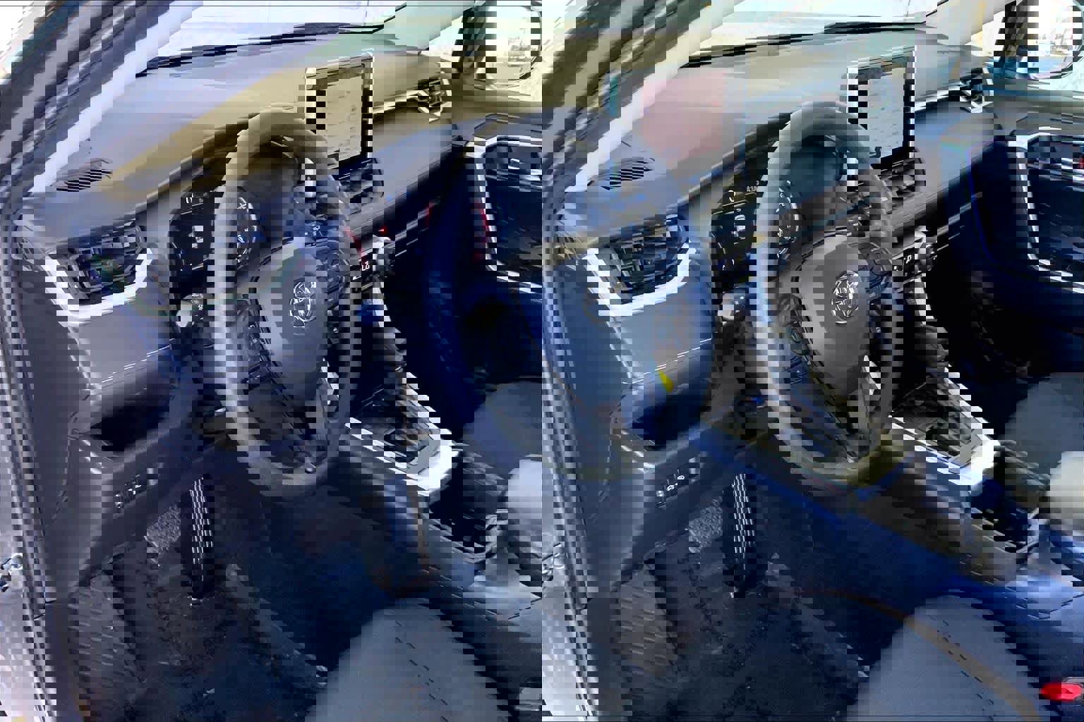 Used 2024 Toyota RAV4 XLE image 16