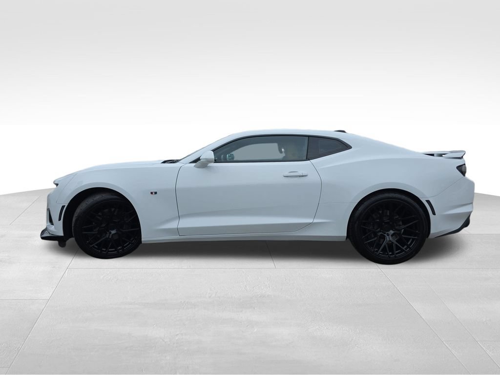 Used 2020 Chevrolet Camaro SS RWD image 5