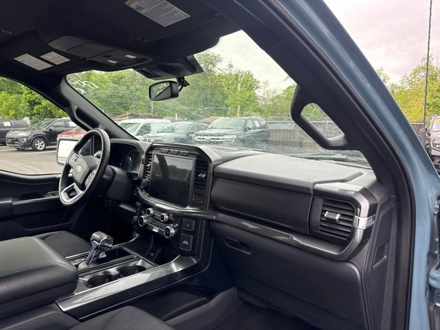 Certified 2022 Ford Explorer XLT w/ Equipment Group 202A AWD/4WD image 8