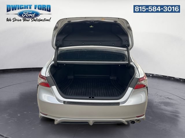 Used 2022 Toyota Camry SE w/ Cold Weather Package AWD/4WD image 17