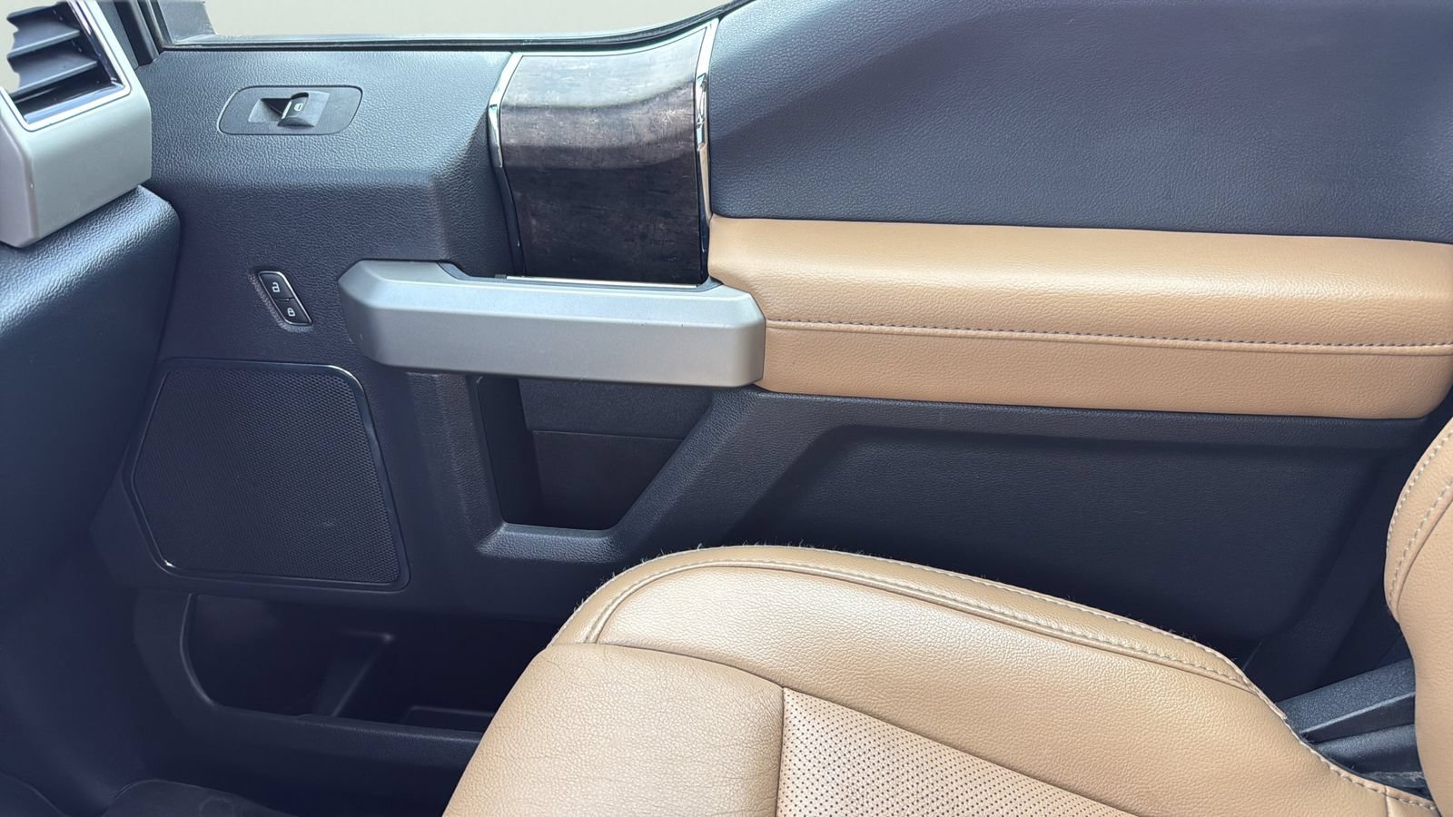 Certified 2022 Ford F350 Lariat AWD/4WD image 24