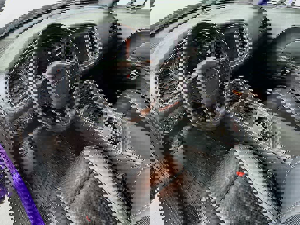 Used 2018 Dodge Challenger GT w/ Driver Convenience Group image 9