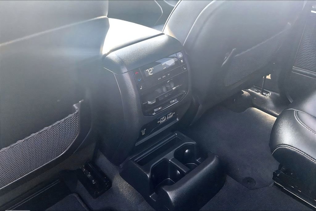Used 2023 Jeep Grand Cherokee L Limited AWD/4WD image 31