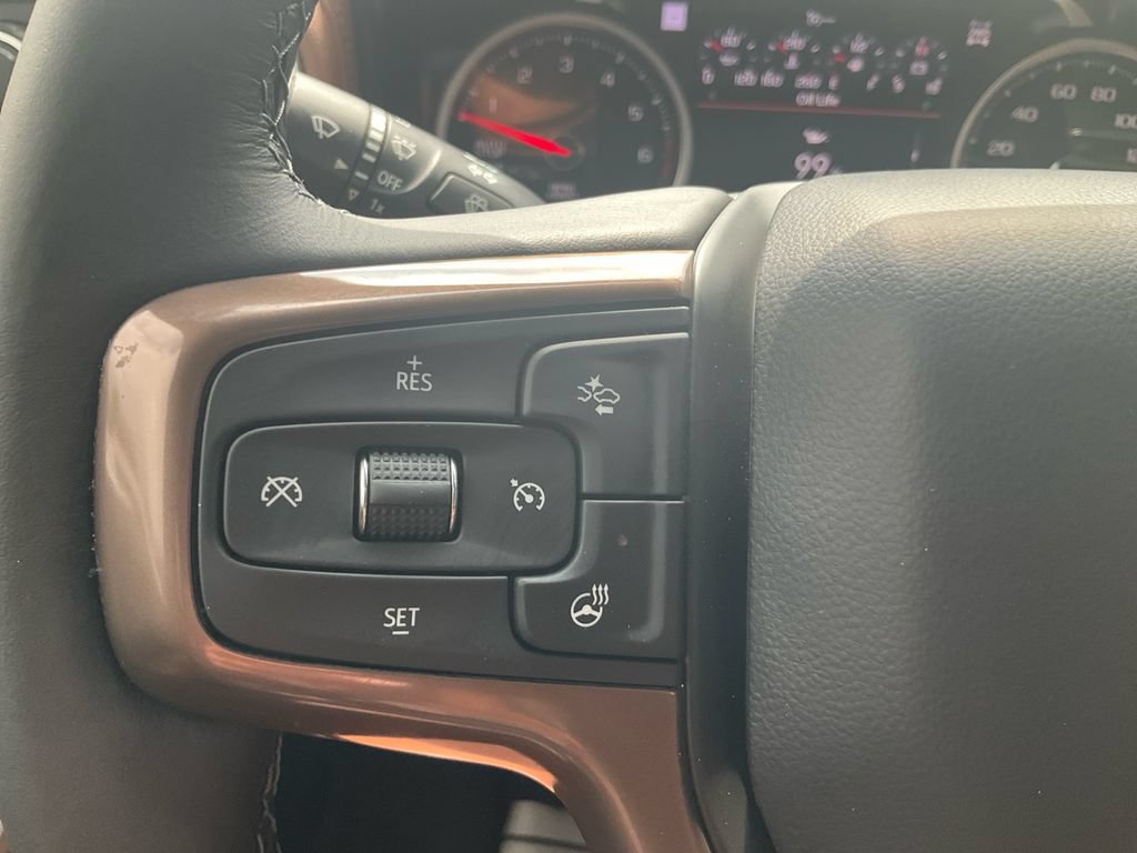 Used 2019 Chevrolet Silverado 1500 High Country w/ Technology Package AWD/4WD image 21