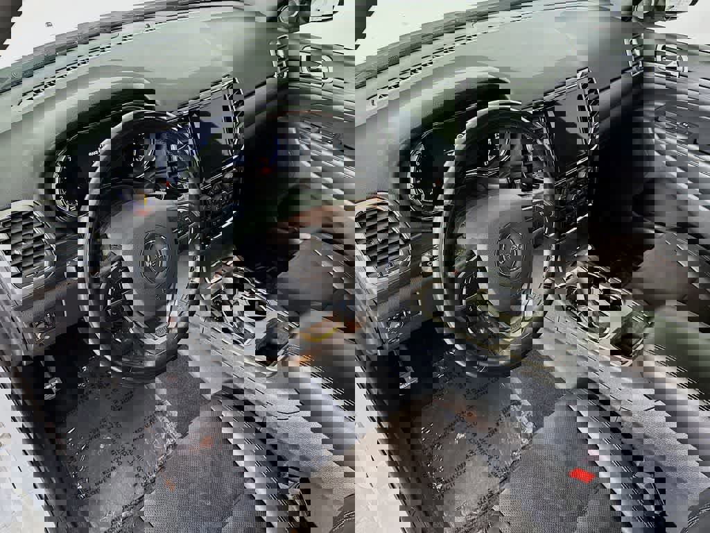 Used 2020 Jeep Grand Cherokee Altitude image 9