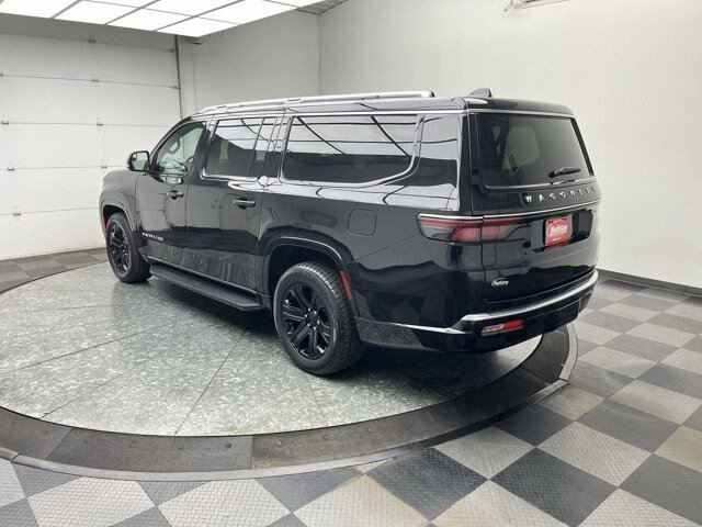 Used 2024 Jeep Wagoneer L Series II AWD/4WD image 2