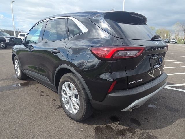 Certified 2023 Ford Escape Active w/ Cold Weather Package image 3