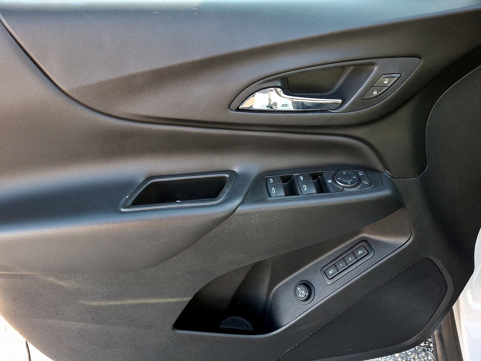 Used 2021 Chevrolet Equinox LT image 11