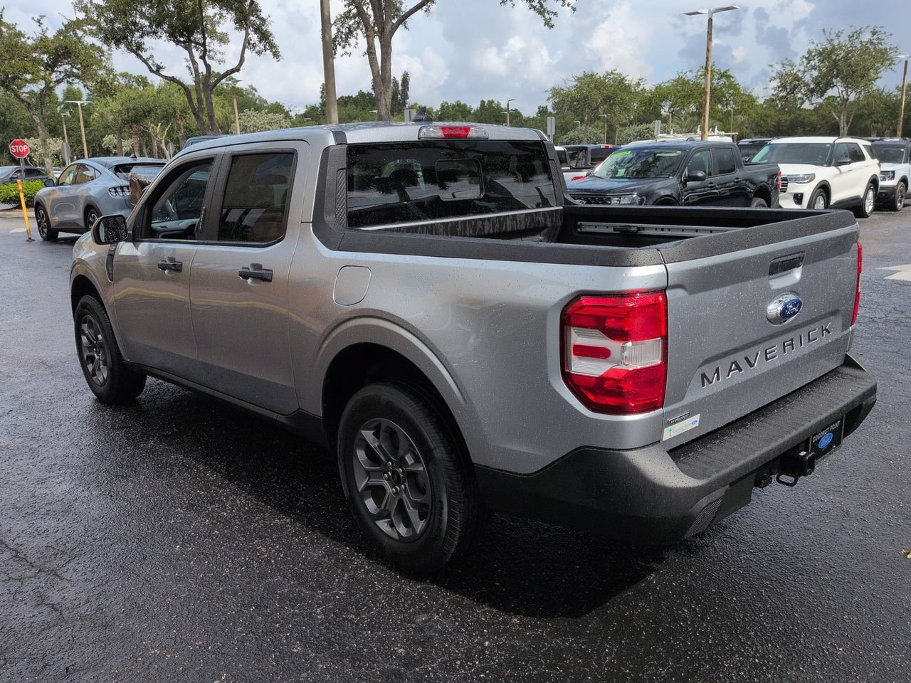 Certified 2022 Ford Maverick XLT w/ XLT Luxury Package FWD image 6