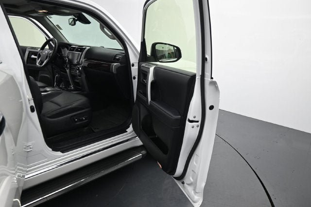 Used 2024 Toyota 4Runner Limited AWD/4WD image 14
