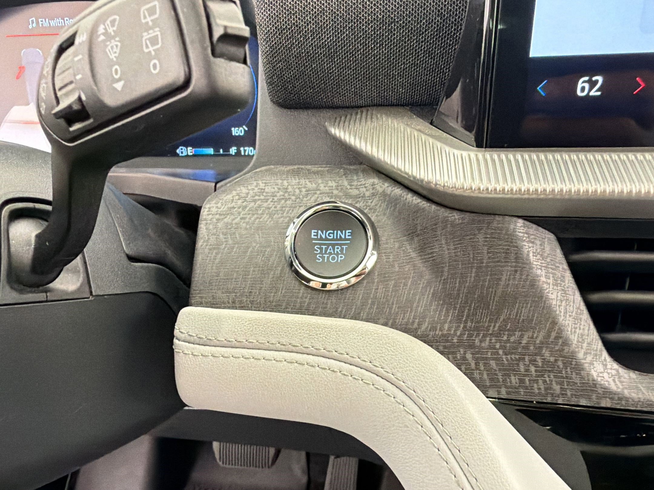 Certified 2025 Ford Explorer Platinum w/ Ultimate Package image 25