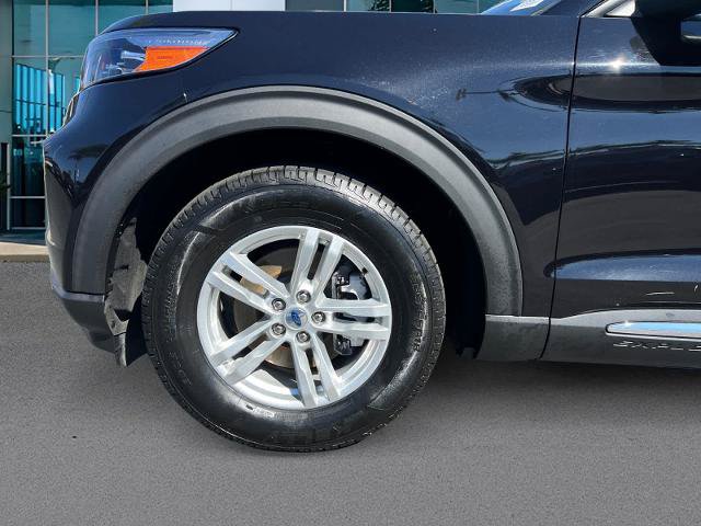 Certified 2023 Ford Explorer XLT w/ Equipment Group 202A RWD image 9