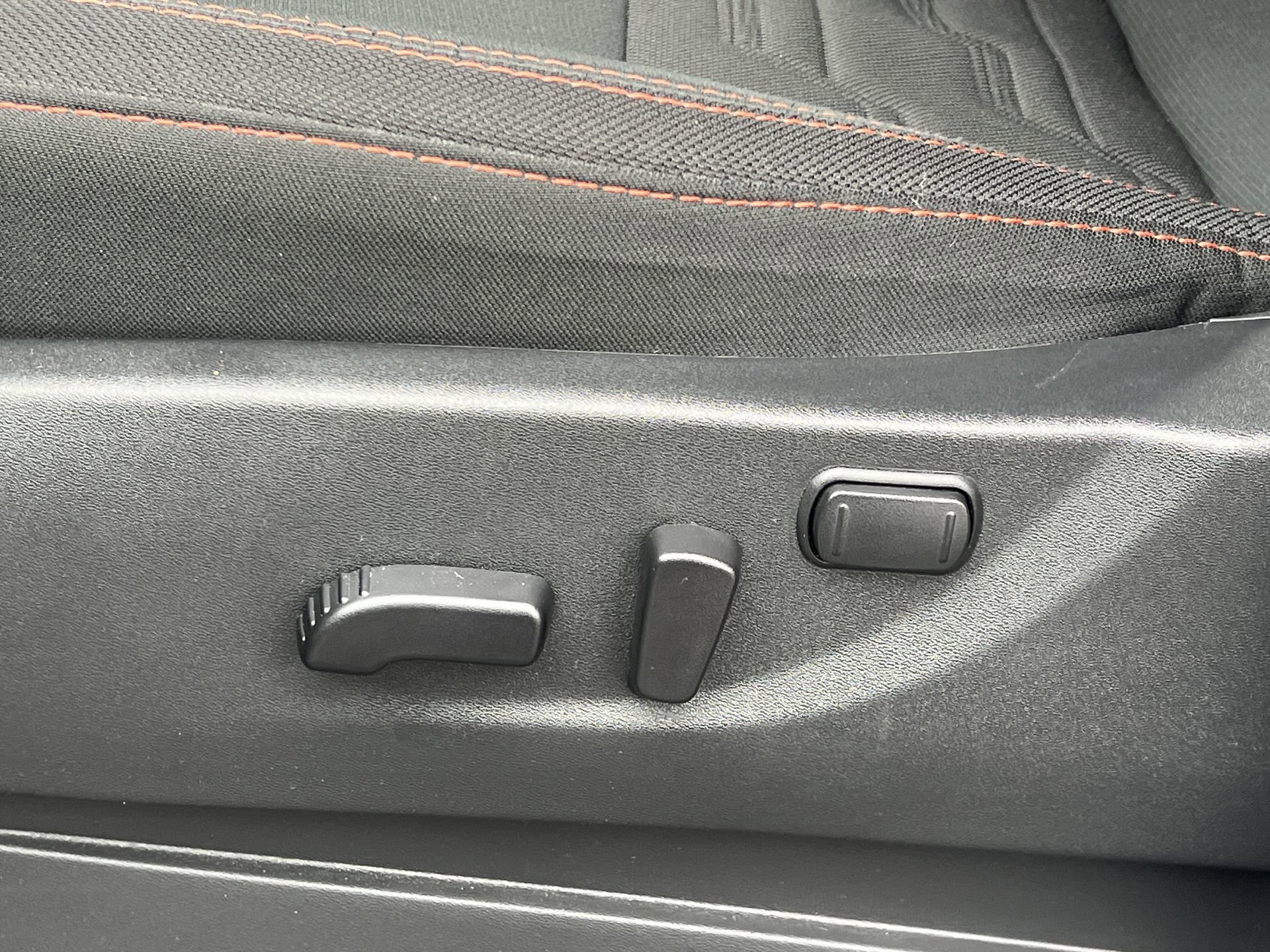 Used 2025 Nissan Frontier PRO-4X image 21