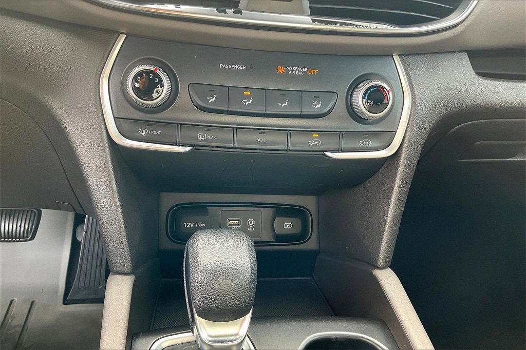 Used 2020 Hyundai Santa Fe SE image 34