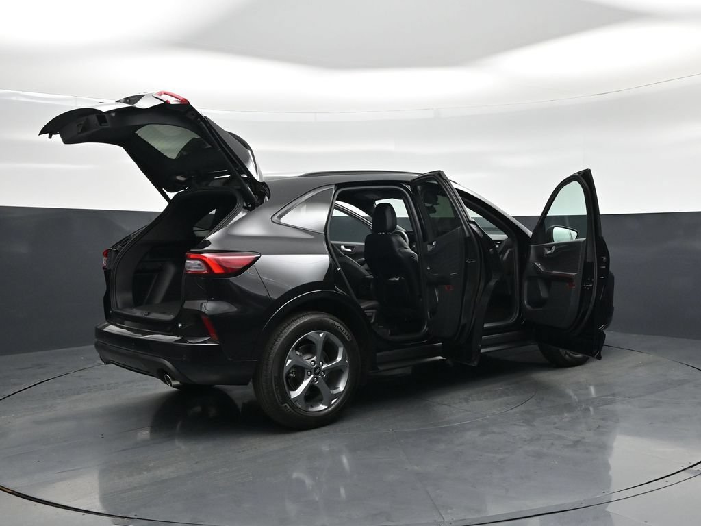 Certified 2023 Ford Escape ST-Line w/ Tech Pack #1 FWD image 5