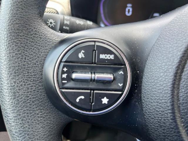 Used 2025 Kia Soul LX w/ LX Technology Package FWD image 20
