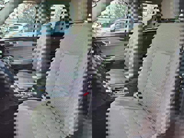 Certified 2023 Ford Explorer XLT image 2