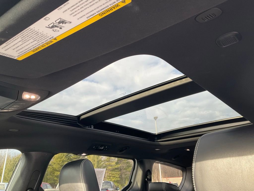 Used 2024 Chrysler Pacifica Touring-L w/ S Appearance Package image 24