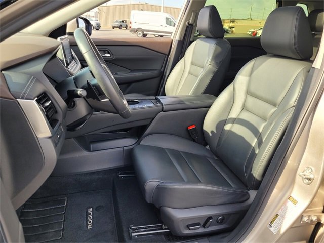 Used 2023 Nissan Rogue SL image 9