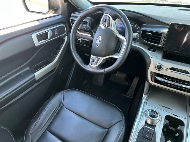 Certified 2022 Ford Explorer XLT w/ Equipment Group 202A image 25