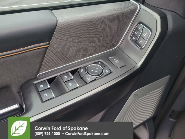 Certified 2023 Ford F350 Platinum w/ Tremor Off-Road Package image 24