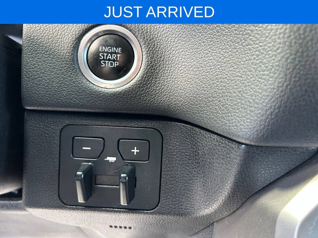 Used 2022 Toyota Tundra Limited w/ Power Package AWD/4WD image 28