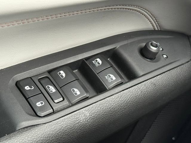 Used 2024 Jeep Compass Limited image 22