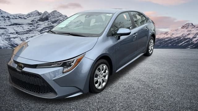 Used 2022 Toyota Corolla LE image 1