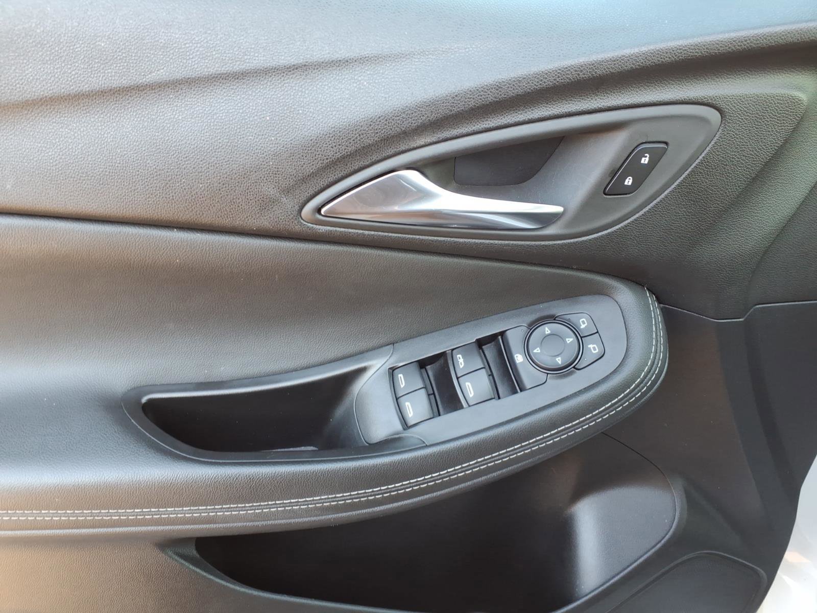 Used 2024 Buick Encore GX Sport Touring image 10