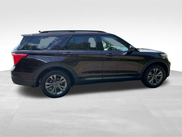 Certified 2023 Ford Explorer XLT w/ Equipment Group 202A image 2