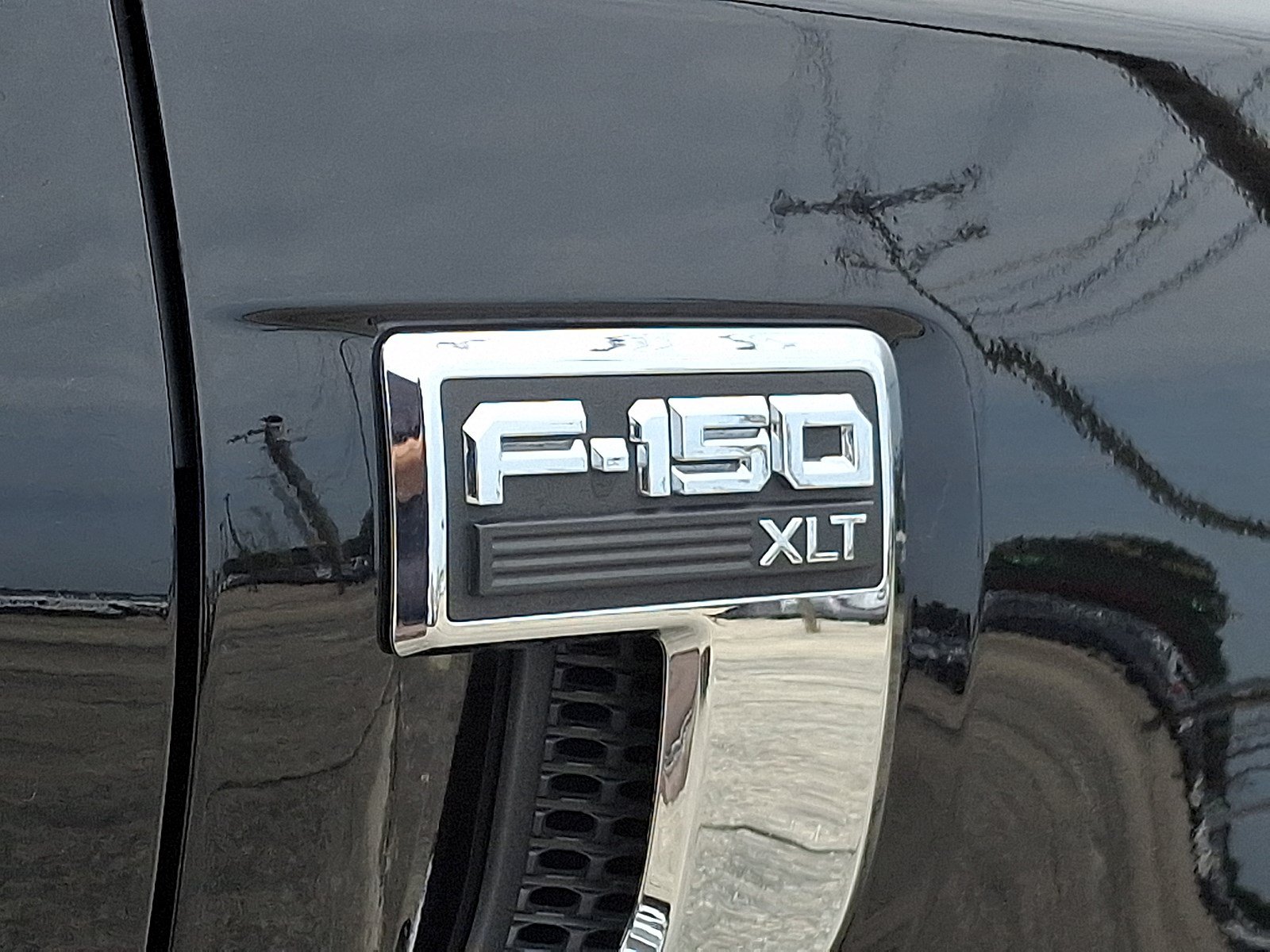 Certified 2025 Ford F150 XLT w/ Equipment Group 301A Standard AWD/4WD image 32
