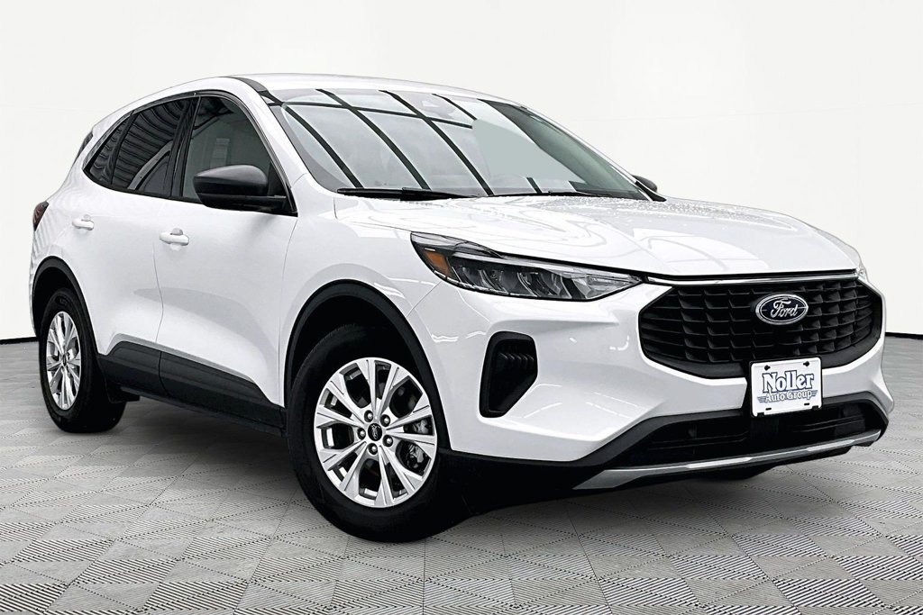 Certified 2023 Ford Escape Active w/ Cold Weather Package FWD image 12
