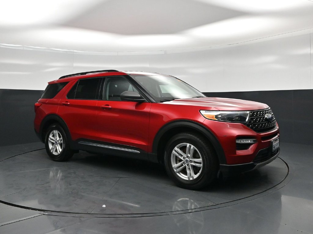 Certified 2021 Ford Explorer XLT w/ Equipment Group 202A RWD image 24