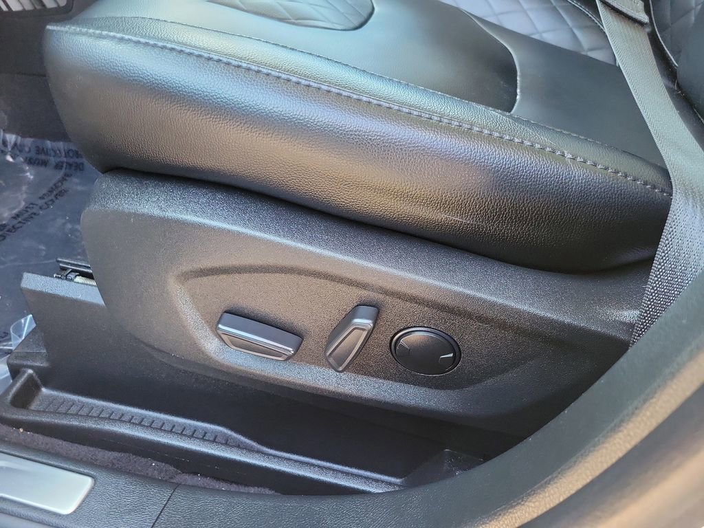 Certified 2023 Ford Edge Titanium image 9