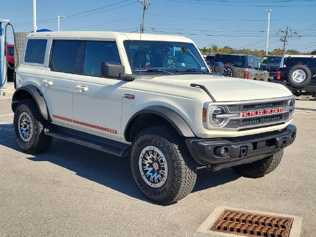 Certified 2026 Ford Bronco Outer Banks w/ Sasquatch Package AWD/4WD image 7