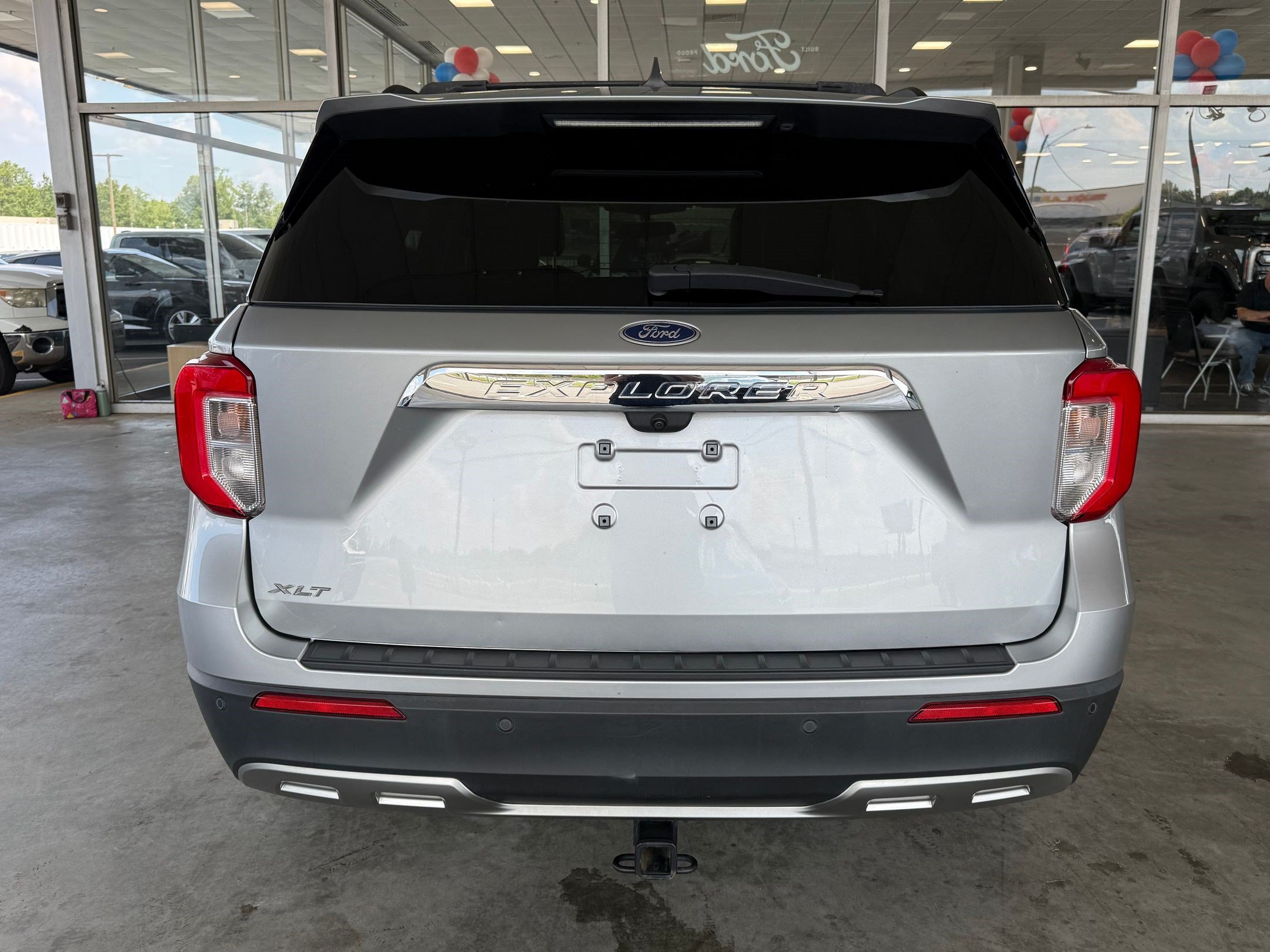 Certified 2024 Ford Explorer XLT w/ Equipment Group 202A RWD image 10