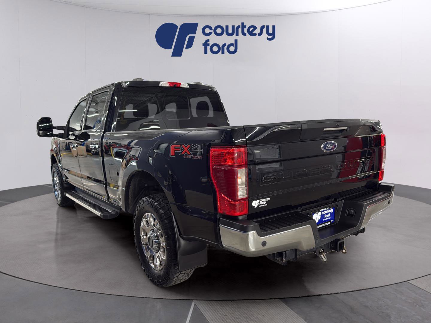 Certified 2022 Ford F250 Lariat w/ Lariat Ultimate Package image 3