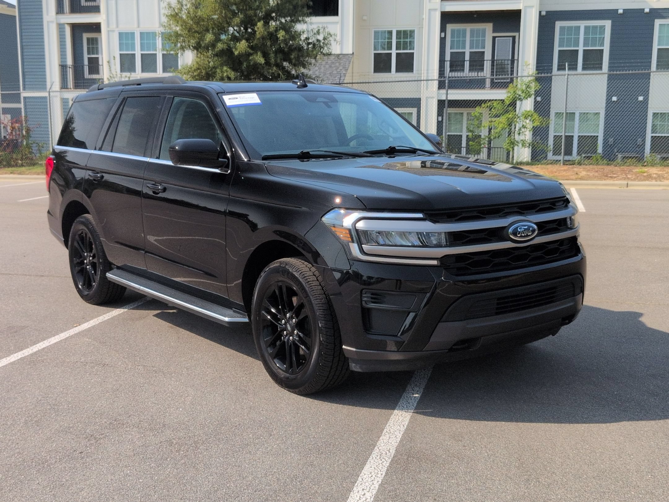 Certified 2022 Ford Expedition XLT AWD/4WD image 2