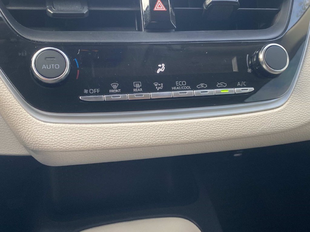 Used 2025 Toyota Corolla LE FWD image 25