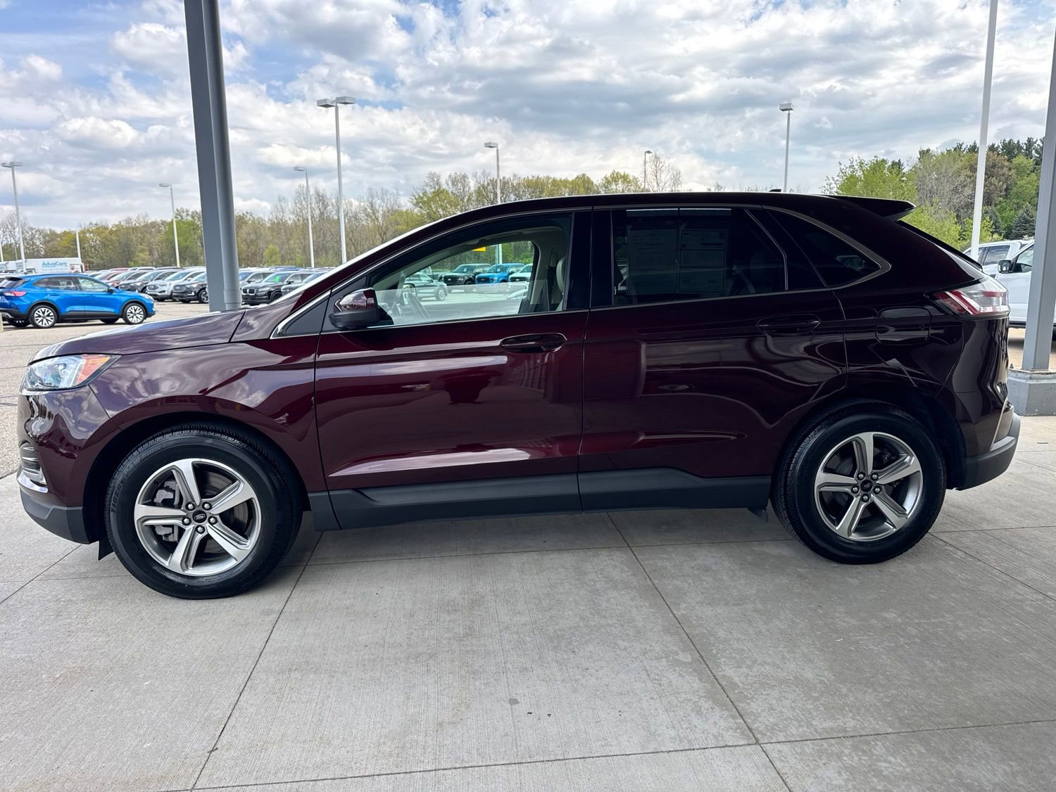 Certified 2024 Ford Edge SEL w/ Convenience Package AWD/4WD image 5