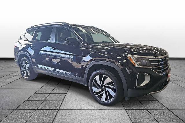 Used 2025 Volkswagen Atlas SE FWD image 3