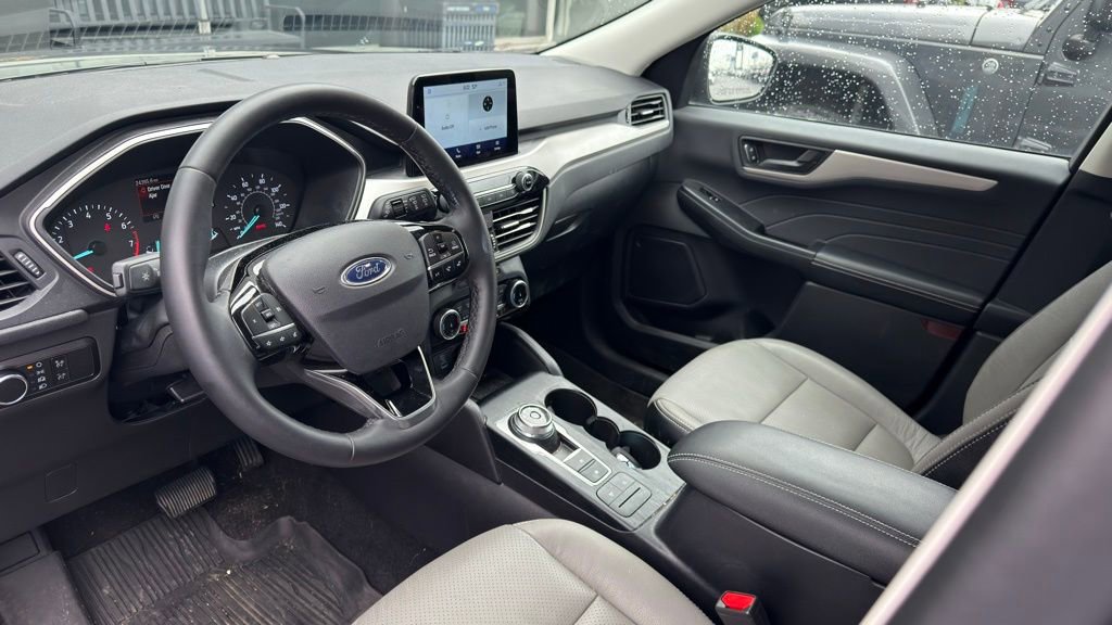 Certified 2022 Ford Escape SE w/ SE Sport Appearance Package AWD/4WD image 9
