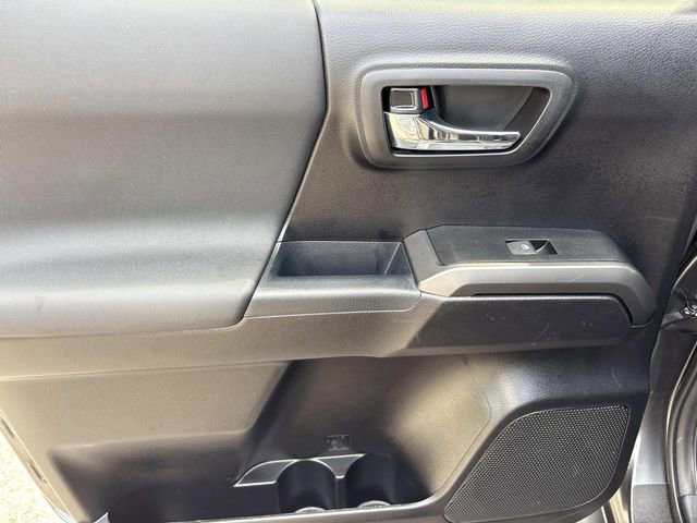 Used 2020 Toyota Tacoma TRD Sport AWD/4WD image 18